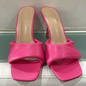 Wild Diva Women's Hot Pink Slide Sandals 7 NWOB